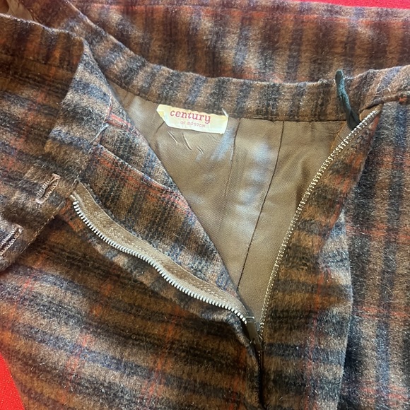 Vintage, half lined, side pocket, wool skirt. - Picture 6 of 9